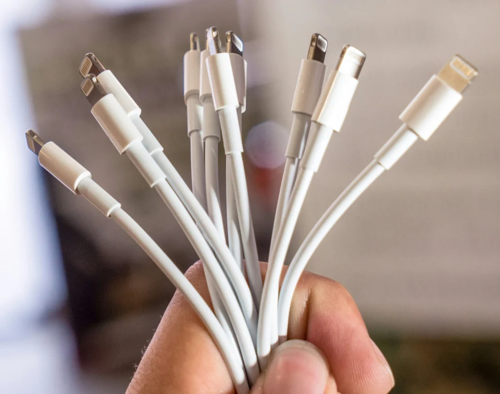 charge-apple-watch-with-iphone